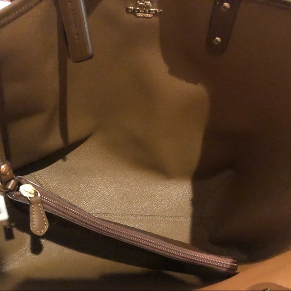 Brand New Coach (w/ original packaging) Reversible Leather Purse - Picture 5 of 7